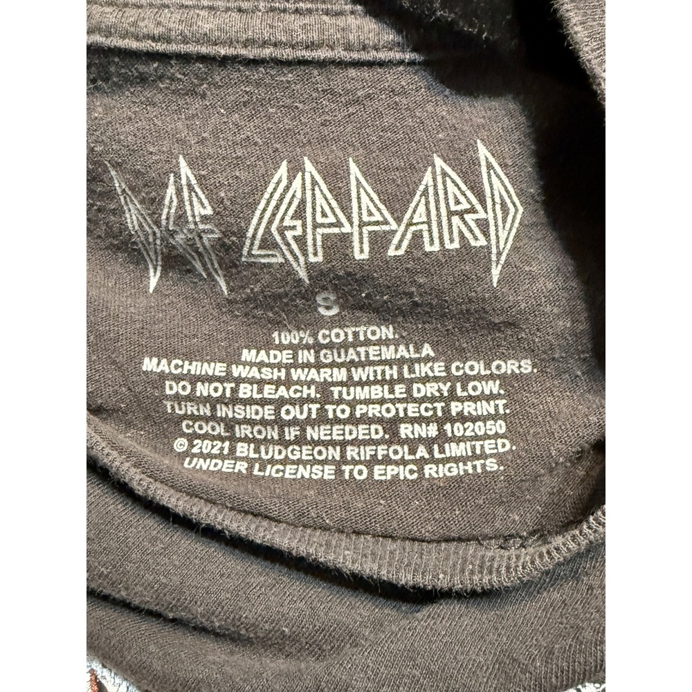 Def Leppard Graphic Tee Small Black Distressed Leopard Rock Band Shirt Concert - Picture 2 of 6